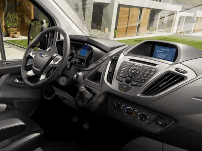 Alpine APF-F381114-26-2FO Ford Transit Custom e Turneo Custom kit installazione doppio DIN - TechSoundSystem.com
