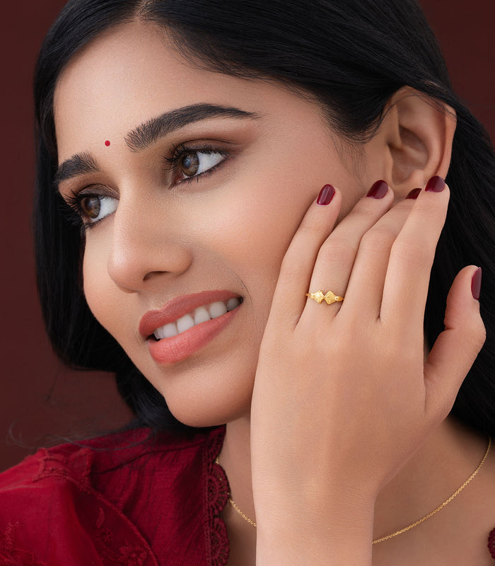 Artistic Shell Gold Finger Ring