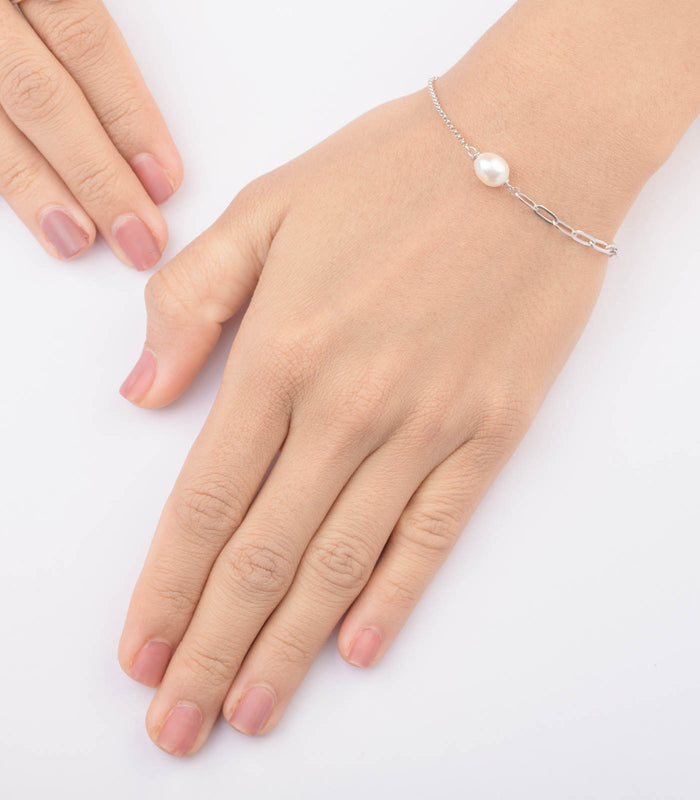 Beautiful Bond Of Pearl Bracelet (Silver)