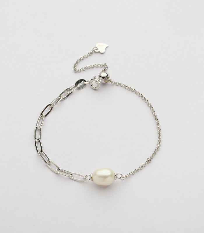 Beautiful Bond Of Pearl Bracelet (Silver)