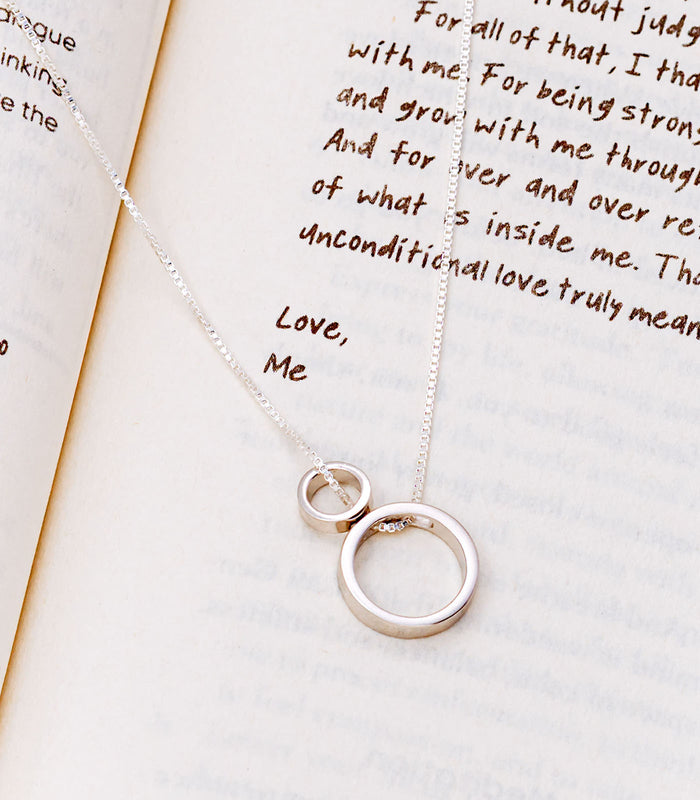 Connected Rings Necklace (Silver)
