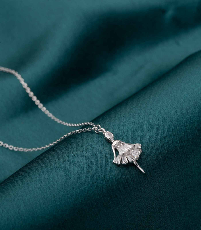 Cute Doll Necklace (Silver)