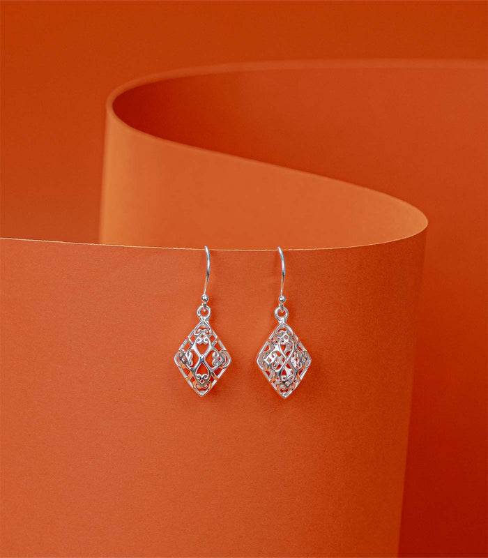 Designer Diamond Shaped Earrings (Silver)