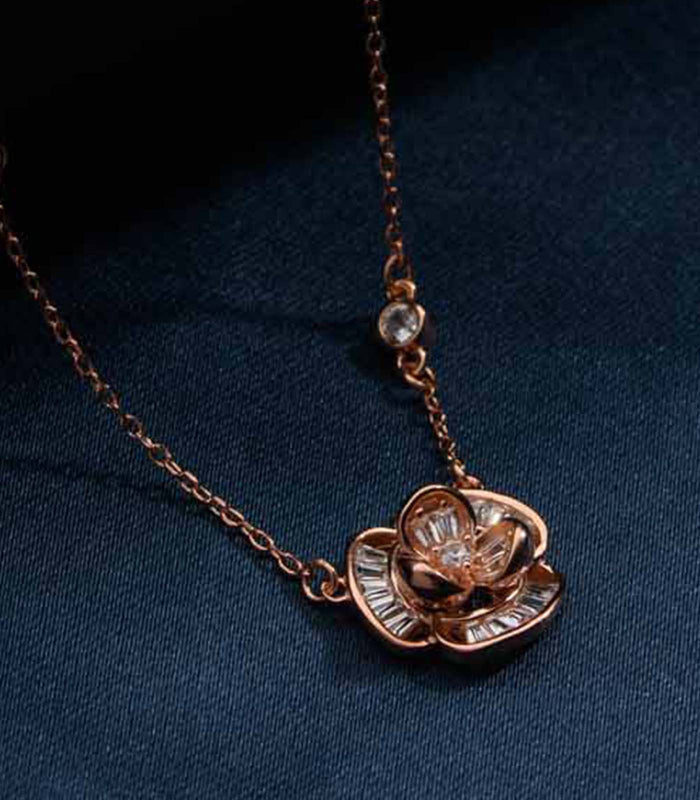 Double Rosette Necklace (Silver)