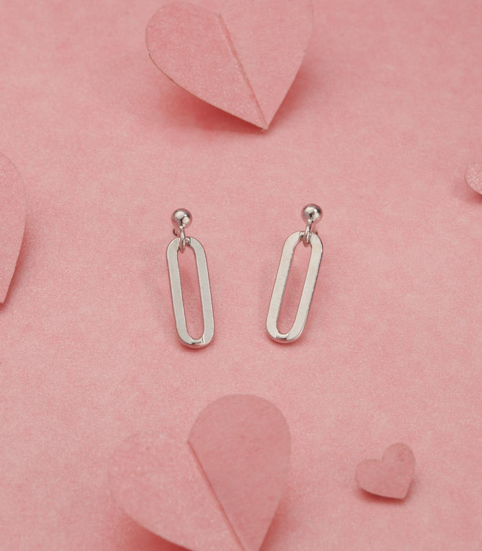 Elegant Oval Shaped Earrings (Silver)