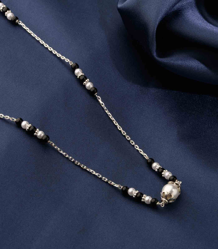 Exquisite Pearl Mangalsutra (Silver)