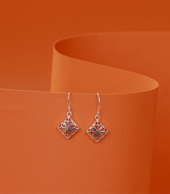 Floral Diamond Shaped Earrings (Silver)