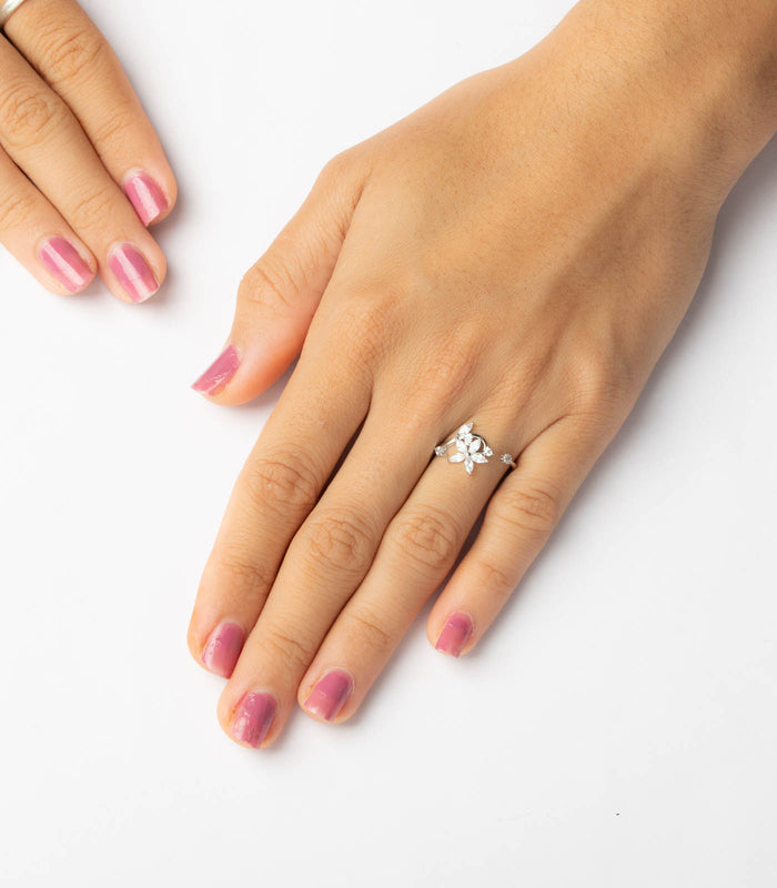 Floral Luxe Adjustable Finger Ring (Silver)