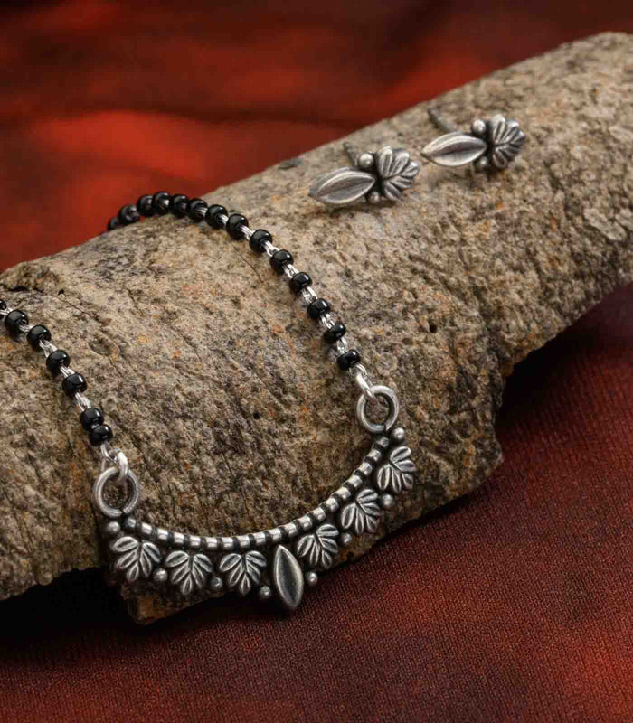 Leafy Stream Antique Mangalsutra Set (Silver)