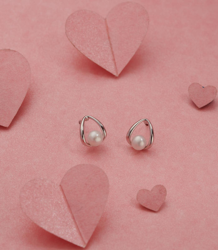 Pearl In A Drop Earrings (Silver)
