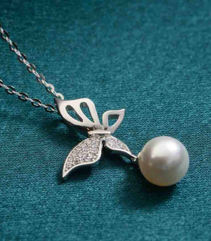Pearlfly Necklace (Silver)