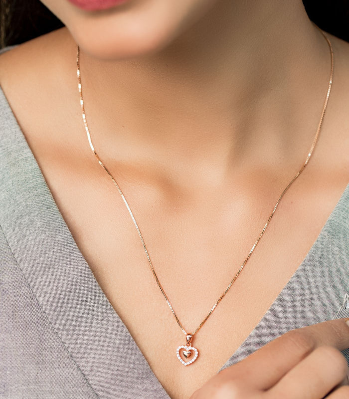 Rose Gold Heart Shaped Necklace (Silver)