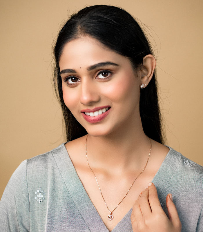 Rose Gold Heart Shaped Necklace (Silver)