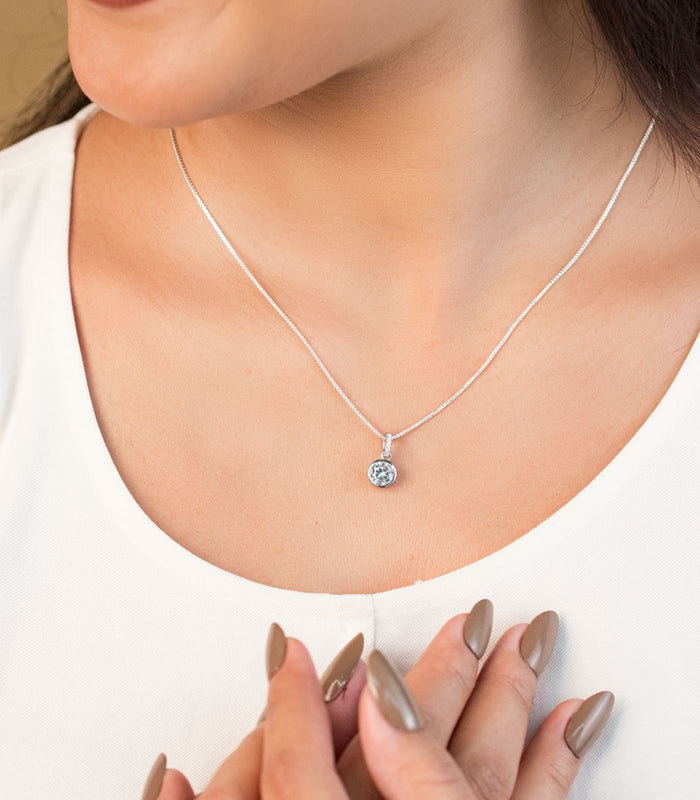 Shiny Crystal Core Necklace