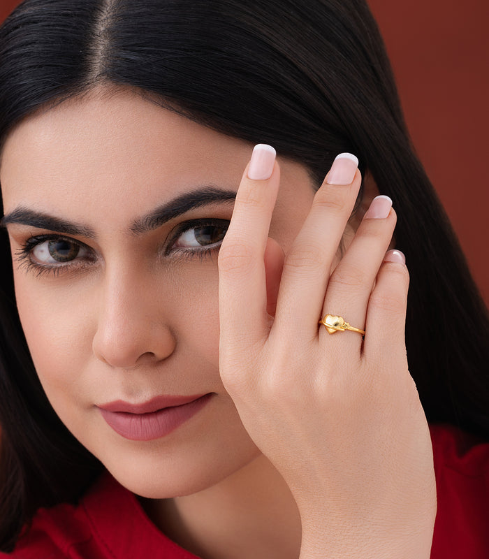 Starlit Heart Gold Finger Ring