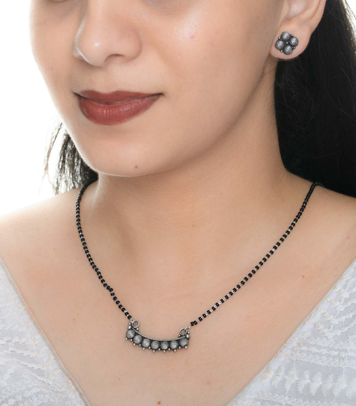 Stream Of Orbs Antique Mangalsutra Set (Silver)