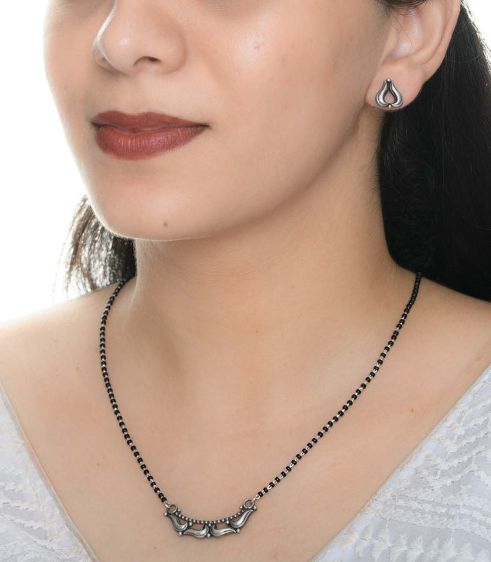 Swirl Motif Antique Mangalsutra Set (Silver)