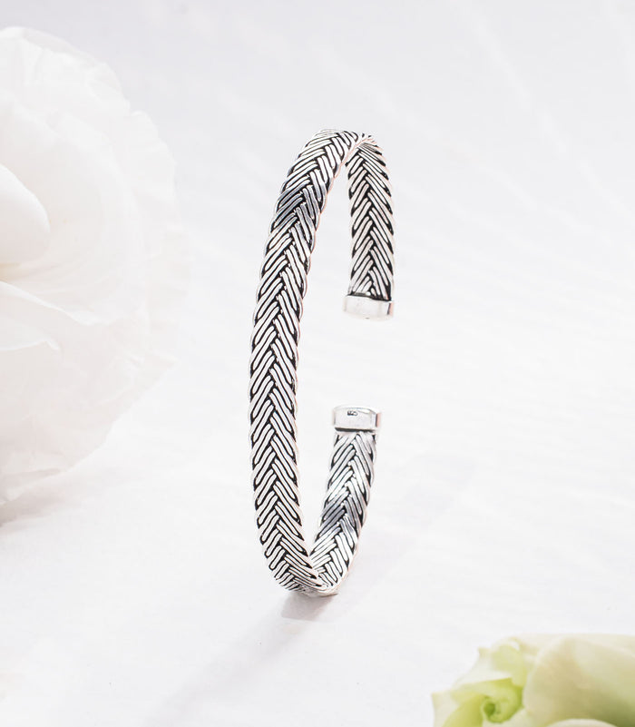 Textured Kada Bracelet (Silver)