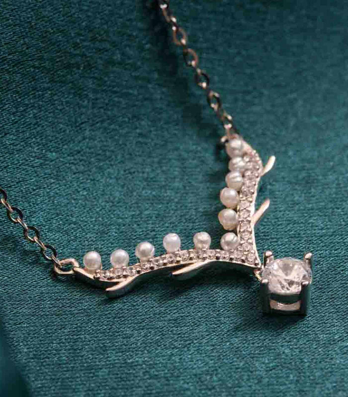 The Elegance Queen Necklace (Silver)