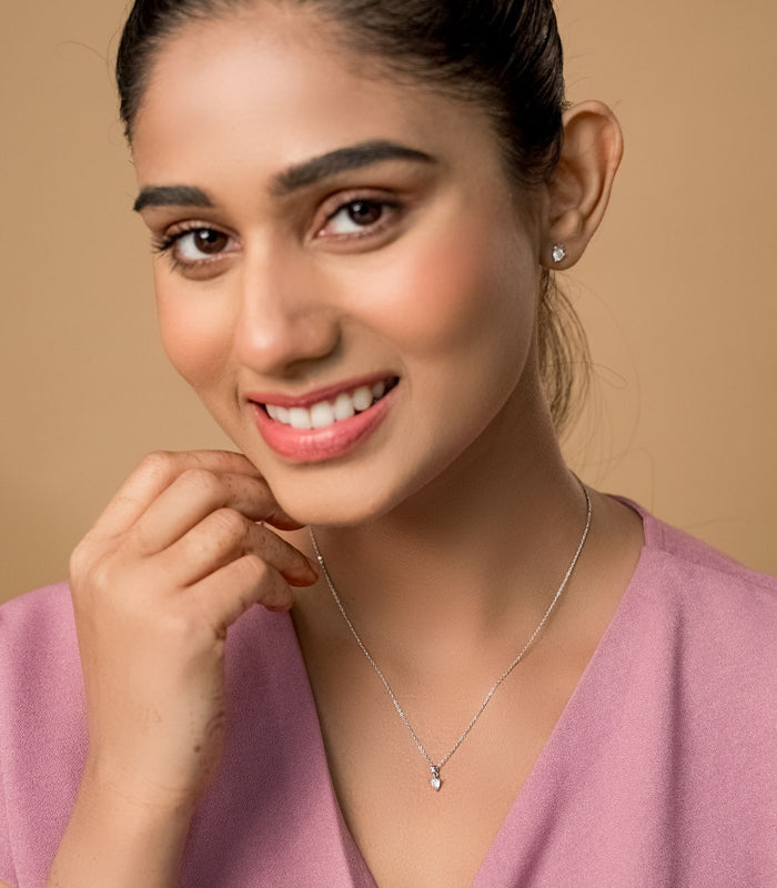 Tiny Heart Necklace (Silver)